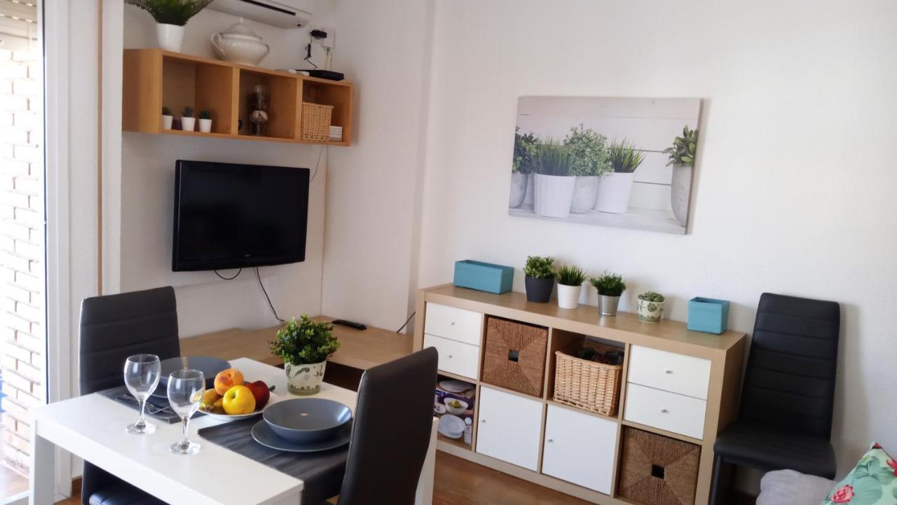 Sol Y Relax, Aguila Apartment *
